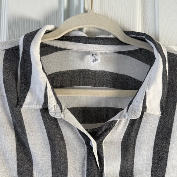BP Gray and White Spring Striped Button-Up Shirt with Front Pockets Size XL - Picture 2 of 7